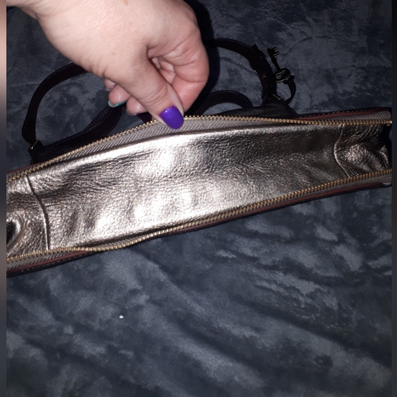 Fossil Piper Metallic Leather Crossbody Purse - Picture 3 of 9